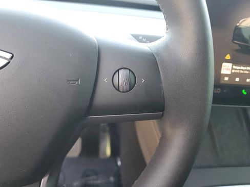 Used 2025 Tesla Model Y Long Range image 26