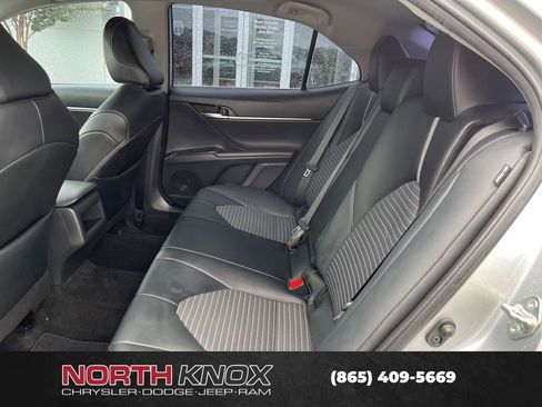 Used 2020 Toyota Camry SE FWD image 14