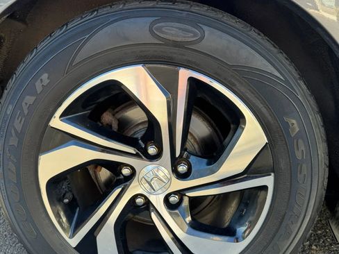 Used 2016 Honda Accord LX image 10