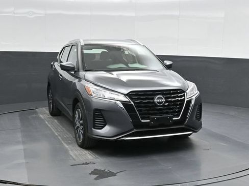 Used 2024 Nissan Kicks SV FWD image 7