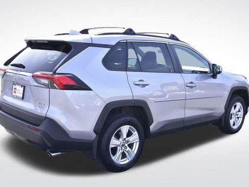 Certified 2021 Toyota RAV4 XLE w/ Convenience Package image 4