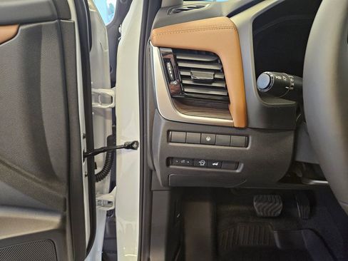 New 2026 Nissan Rogue Platinum image 16