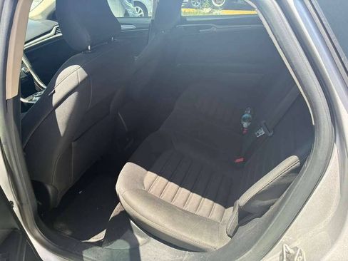 Used 2017 Ford Fusion SE FWD image 13