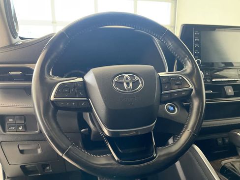 Certified 2021 Toyota Highlander Limited image 14