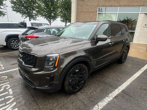 Used 2022 Kia Telluride EX w/ EX Premium Package AWD/4WD image 2