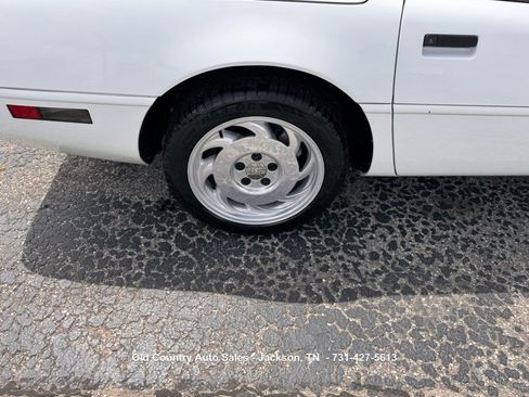 Used 1992 Chevrolet Corvette Convertible RWD image 14
