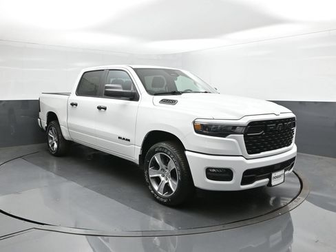 New 2026 RAM 1500 Express RWD image 17