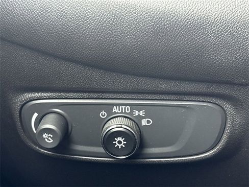 Used 2022 Chevrolet Equinox LT image 17