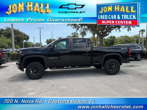 Used 2021 Chevrolet Silverado 2500 Custom w/ Custom Value Package AWD/4WD image 3