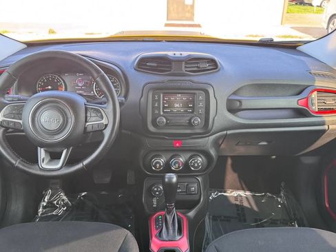 Used 2016 Jeep Renegade Trailhawk AWD/4WD image 2
