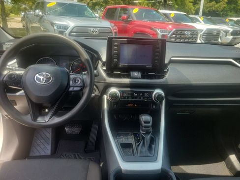 Certified 2022 Toyota RAV4 XLE FWD image 23