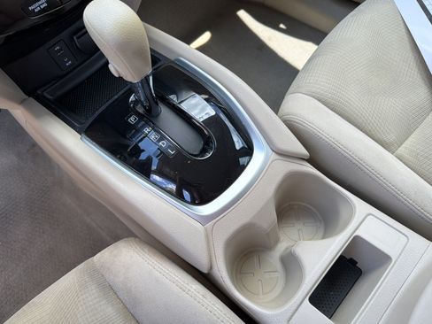 Used 2014 Nissan Rogue S FWD image 14