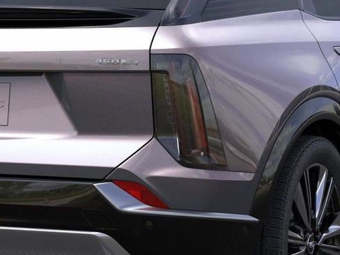 New 2026 Cadillac Optiq Luxury 2 image 11