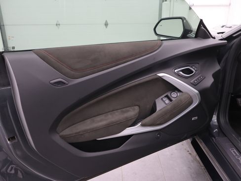 Used 2017 Chevrolet Camaro ZL1 image 32