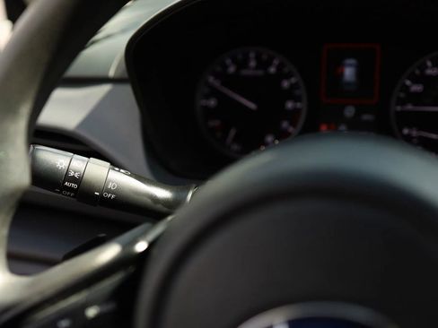 Used 2024 Subaru Crosstrek 2.0i Premium image 16