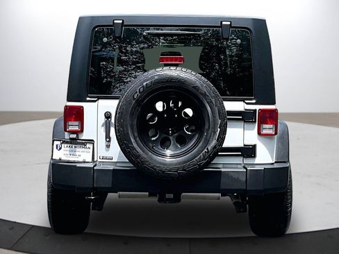 Used 2016 Jeep Wrangler Unlimited Sport w/ Max Tow Package AWD/4WD image 8