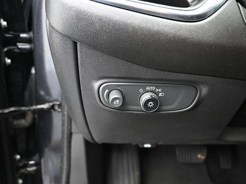 Used 2023 Chevrolet Equinox LT FWD image 12