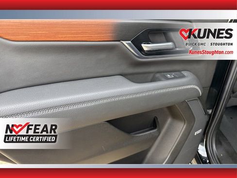 Used 2025 GMC Yukon Denali AWD/4WD image 42