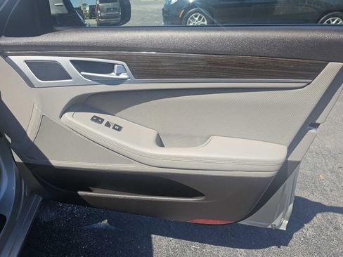 Used 2015 Hyundai Genesis 3.8 w/ Option Group 03 image 21
