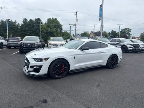 Used 2021 Ford Mustang Shelby GT500 w/ Technology Package RWD image 3