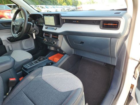 Used 2024 Ford Maverick XLT image 11