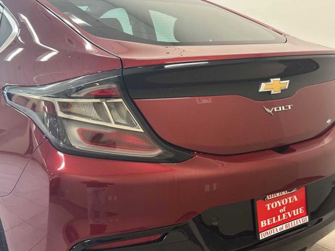 Used 2017 Chevrolet Volt Premier w/ Driver Confidence II Package image 7