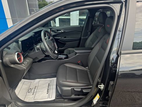 Certified 2024 Chevrolet Trax RS w/ Driver Confidence Package FWD image 10