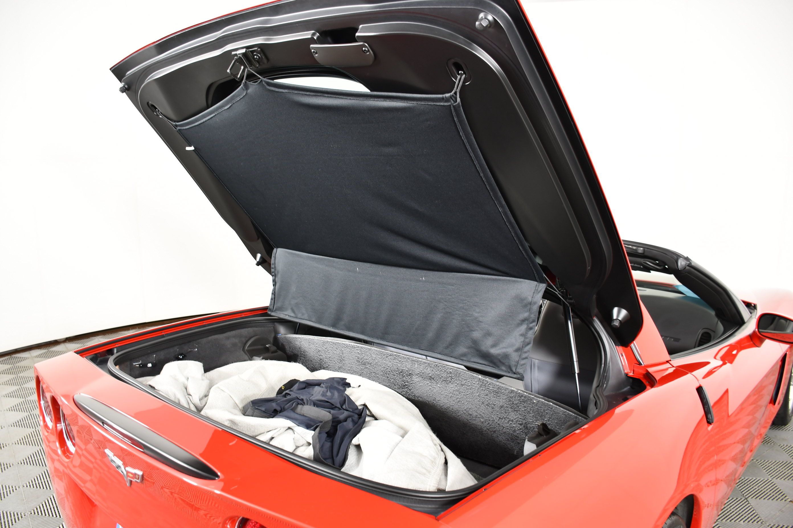 Used 2005 Chevrolet Corvette Coupe w/ Preferred Equipment Group RWD image 46