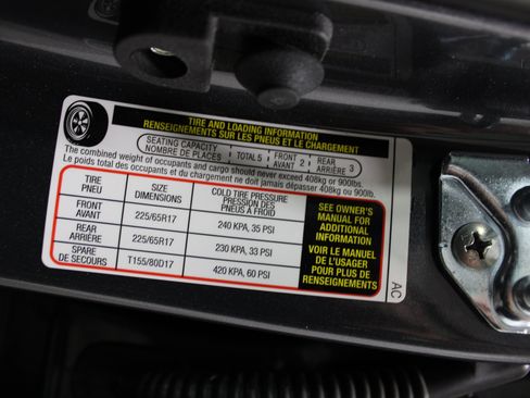 Used 2025 Subaru Outback Premium w/ Popular Package #1A AWD/4WD image 44