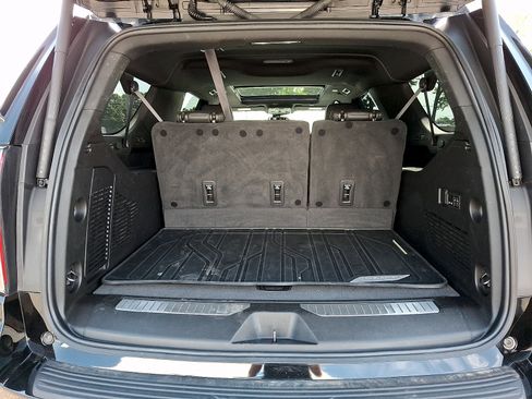 Certified 2024 Chevrolet Suburban RST w/ Luxury Package AWD/4WD image 30