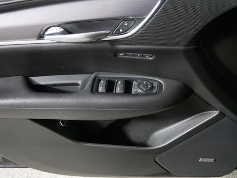 Used 2017 Cadillac XT5 Premium Luxury w/ LPO, Wheel Lock Package image 19