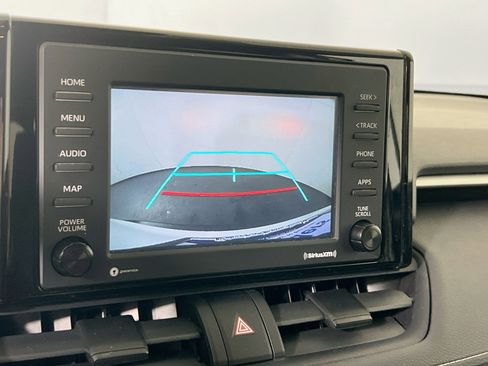 Used 2021 Toyota RAV4 LE image 13