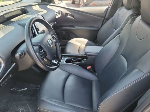 Used 2021 Toyota Prius Prime XLE FWD image 16