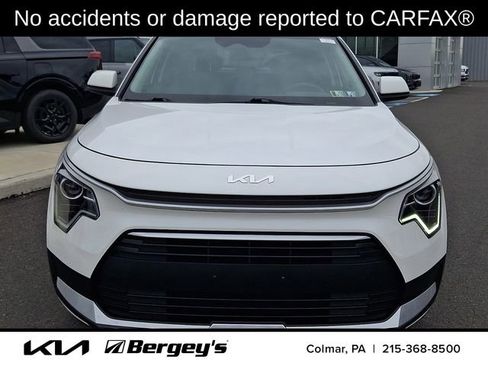 Certified 2024 Kia Niro LX FWD image 2