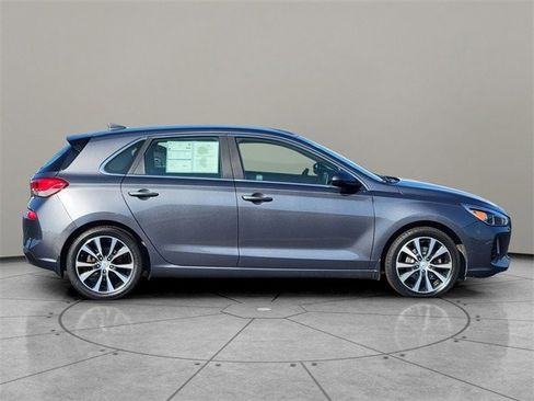 Used 2019 Hyundai Elantra GT image 13