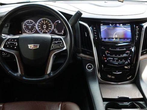 Used 2015 Cadillac Escalade Luxury image 14