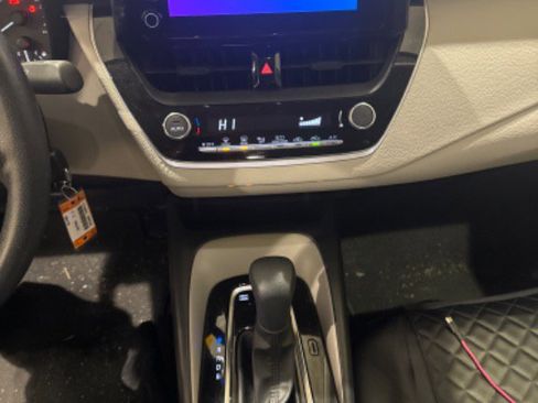 Used 2023 Toyota Corolla LE image 12