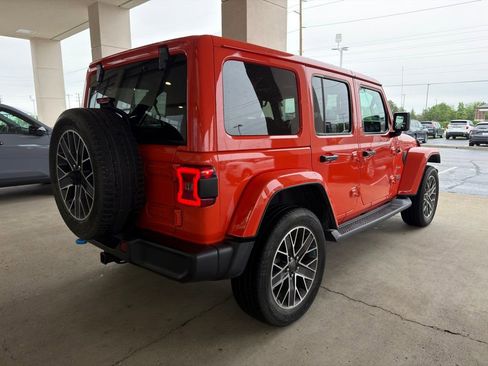 Used 2023 Jeep Wrangler Unlimited Sahara w/ Cold Weather Group AWD/4WD image 5