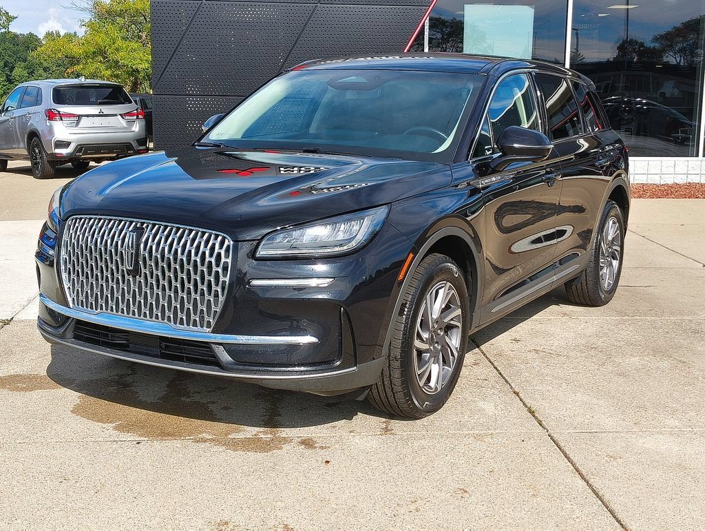 Used 2023 Lincoln Corsair AWD w/ Equipment Group 101A image 1