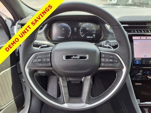 New 2025 Jeep Grand Cherokee L Limited w/ Luxury Tech Group II image 12