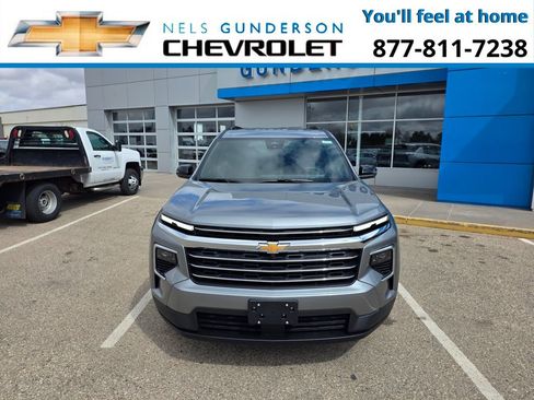 New 2026 Chevrolet Traverse LT w/ Driver Confidence Package AWD/4WD image 2