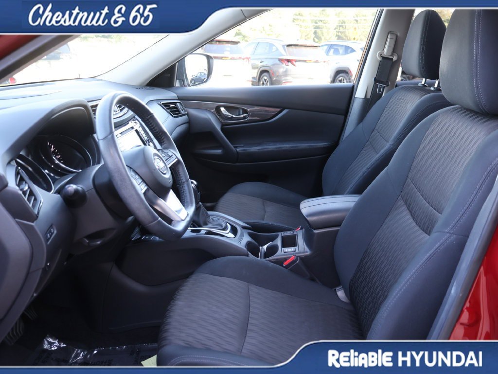 Used 2019 Nissan Rogue SV w/ Sun & Sound Touring Package AWD/4WD image 23