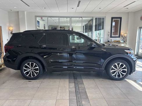 Certified 2023 Ford Explorer ST-Line image 2