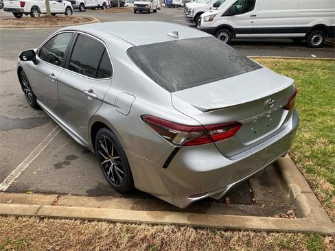 Used 2021 Toyota Camry SE image 29