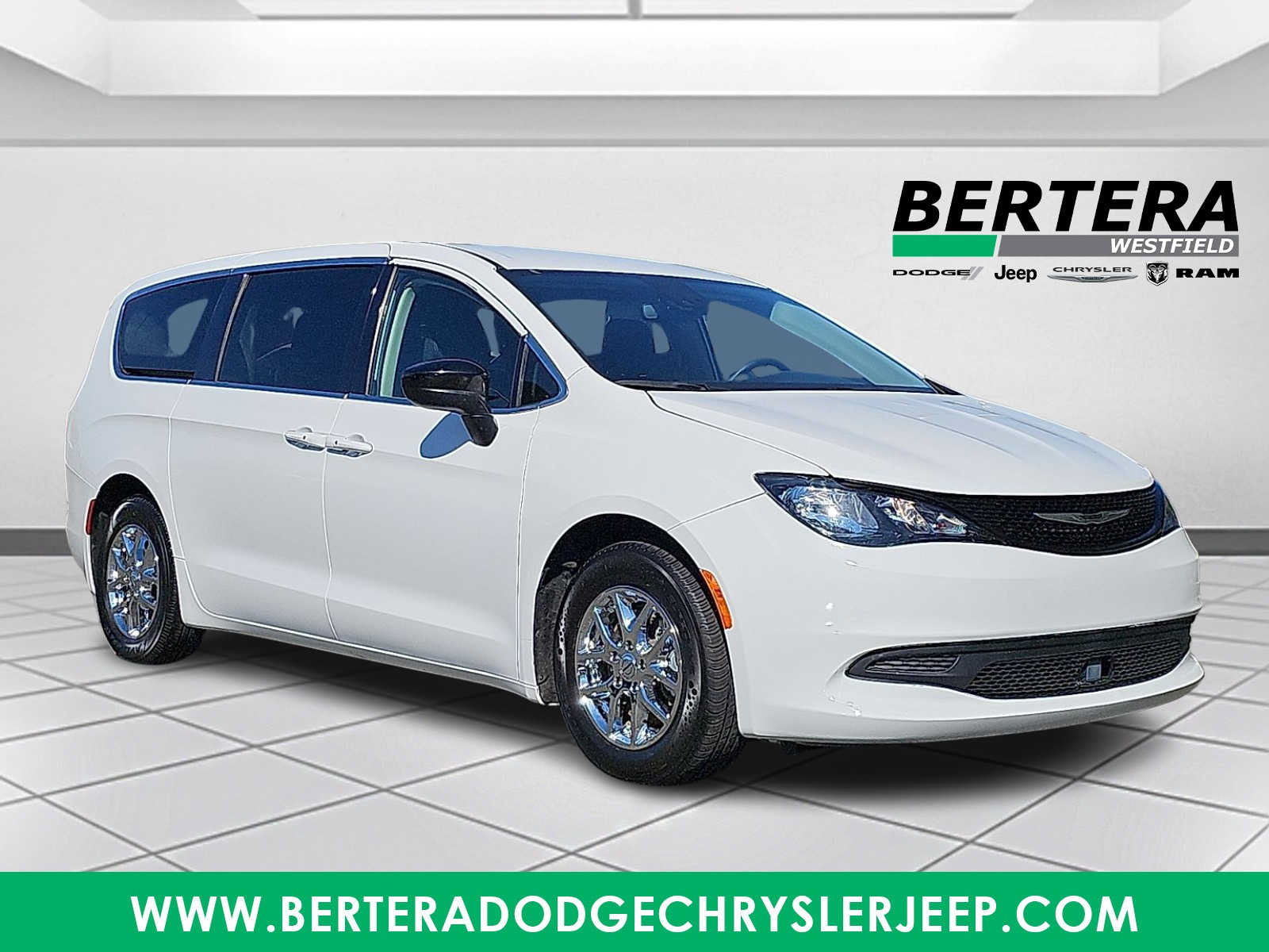 Used 2024 Chrysler Voyager LX FWD image 1