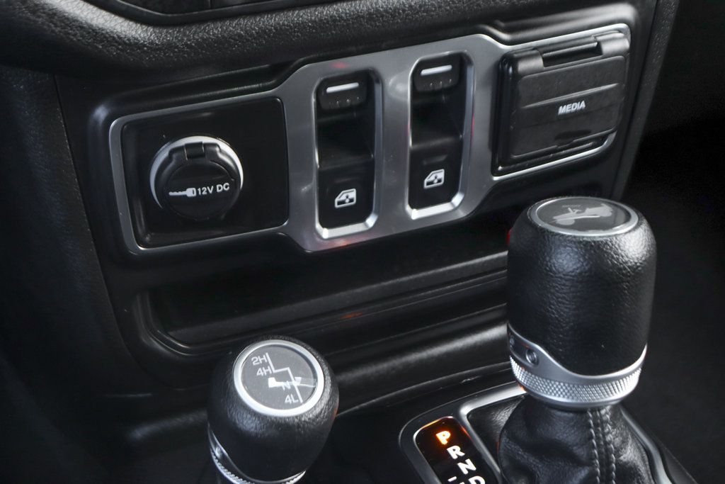 Used 2024 Jeep Wrangler Sport AWD/4WD image 30