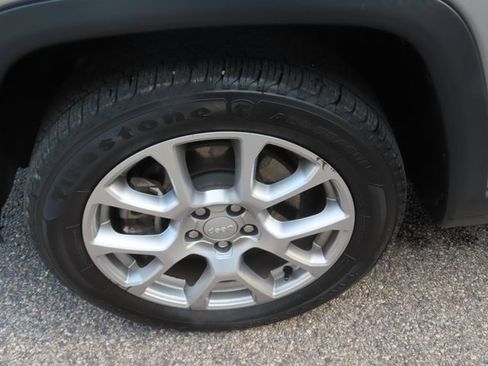 Used 2023 Jeep Compass Latitude AWD/4WD image 15