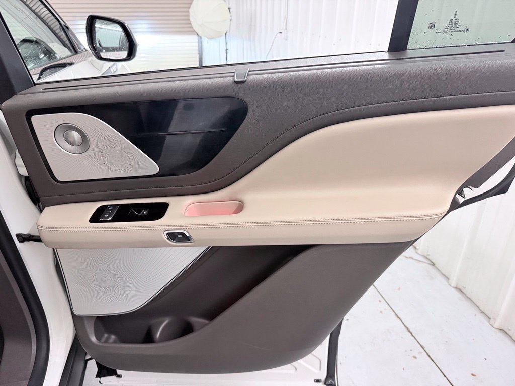 Used 2020 Lincoln Aviator Reserve w/ Equipment Group 202A AWD/4WD image 44
