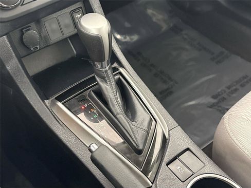 Used 2014 Toyota Corolla LE image 24