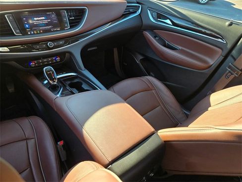 Used 2021 Buick Enclave Avenir w/ Avenir Technology Package image 17